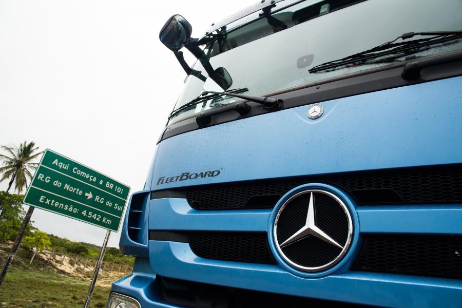 Детали экстерьера Mercedes-Benz Actros 2546 6x2 (MP3) 2011 года  (BR) (фото 18 из 18)
